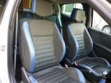 助手席でのドライブも快適です!内張りやカーペットも清潔できれいです。