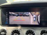 ◆パーキングアシストリアビューカメラ◆リバースに連動し、車両後方の映像をディスプレイに表示。バック時の運転操作をサポートします。