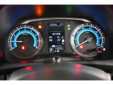 ★スピードメーターの写真ですが一目でガソリンの残量、時間、外気温がわかります!