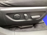 運転席右横に座席位置調整のための電動スイッチが付いています。ランバーサポートにより腰に負担のかかりにくい位置に調整ができます。