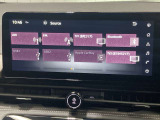 12.3インチワイドディスプレイを採用。情報を同時に表示できる3分割画面も可能。NissanConnect サービスの多様なコンテンツで、セレナと過ごす毎日に驚きと発見を提供します