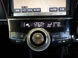 オートエアコンを装着しておりますので車内をお好みの快適な温度に保つことが可能です!