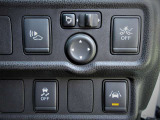 車両接近通報装置・電動格納式リモコンドミラー・エマージェンシーブレーキ&踏み間違い衝突防止アシスト・VDC(横滑り防止装置)・LDW(車線逸脱防止警報)のスイッチです。