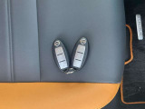 スマートキー(鍵の開け閉めも、エンジンの始動や停止もキーを出さずに身に着けているだけでできるからとても便利。