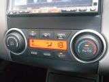 オートエアコン付きなので、温度を設定するだけで車内を快適にしてくれます!