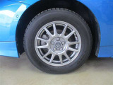 195/65R15 スタッドレスタイヤ+社外アルミホイール。・・・各メーカー新品タイヤ(夏・冬用)のご購入の注文も承ります。