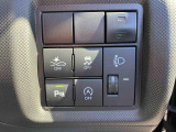 スマートアシストなど各種スイッチは、運転手が操作しやすい配置になっています!