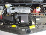 3代目モデルのHVシステムには、全体の9割以上を新開発した「リダクション機構付THS-Ⅱ」を採用。1.8Lの2ZR-FXEエンジン&3JM型モーターを搭載。燃費はJC08モード30.4km/L。