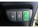 燃費を抑えるECON、横滑りを防ぐVSA等のスイッチ類は運転席の右側、手の届きやすい位置にあります。