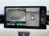 【マルチビューカメラシステム+プレミアムオーディオ】上から見下ろしたように駐車が可能です。安心して縦列駐車も可能です。