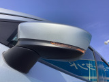ドアミラーウインカーは、格好良さだけではなく対向車両からの視認性もよく安全に走行する為の安全装備のひとつです。