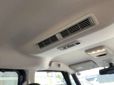「ナノイー」搭載リヤシーリングファンできれいな空気をお子様とママに。車内全体に届けます。