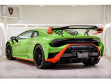 Lamborghiniがレースで培ってきた経験を活かして、競技車両並みの性能が実現されています。