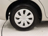 タイヤサイズは175/70R14!納車前の点検時にタイヤ交換させていただきます!スチールホイールに錆があります。