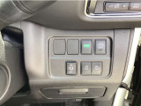 両側電動スライドドア装備!運転席よりボタン一つで開閉可能でございます。