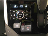 快適装備のオートエアコン♪ 温度設定をすれば、自動で車内の温度管理をしてくれる優れ物です