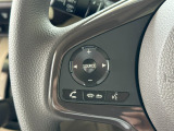 ステアリングの左側にはオーディオリモコンスイッチが付いています。運転中でもハンドルから手を離すことなくオーディオのソースやチャンネル、音量等が変えられますので、楽々安全安心です♪
