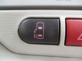 助手席側パワースライドドア♪車内・車外どちらからでもスイッチや、ドアノブの操作だけでドアの自動開閉が可能です♪