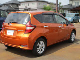 ボディカラーはプレミアムコロナオレンジです。鮮やかなボディカラーで駐車場で見つけやすい!