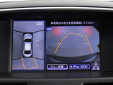 アラウンドビューモニターを装備!上から車両を見下ろしたような映像をナビ画面に表示できます。車両前後左右に搭載した4つのカメラ映像を継ぎ目なく合成!目視では見えない部分もリアルタイムで見れます。