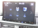 ナビゲーションはギャザズ11.4インチナビ(LXM-237VFLi)を装着しております。AM、FM、CD、DVD再生、Bluetooth、音楽録音再生、フルセグTVがご使用いただけます。