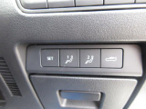 運転席の電動パワーシートのメモリー機構はドライバーに併せて、2パターン登録出来ます。運転席のシート位置だけで無く、アクティブドライビングディスプレイや左右ドアミラーの角度もメモリー出来るので利便性も高