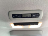後部座席エアコン☆エアコンの風が届かず前席と後部座席の温度差が。。。安心してください!後部座席にもエアコン搭載でしっかり車内空間を快適な温度に調節できます♪