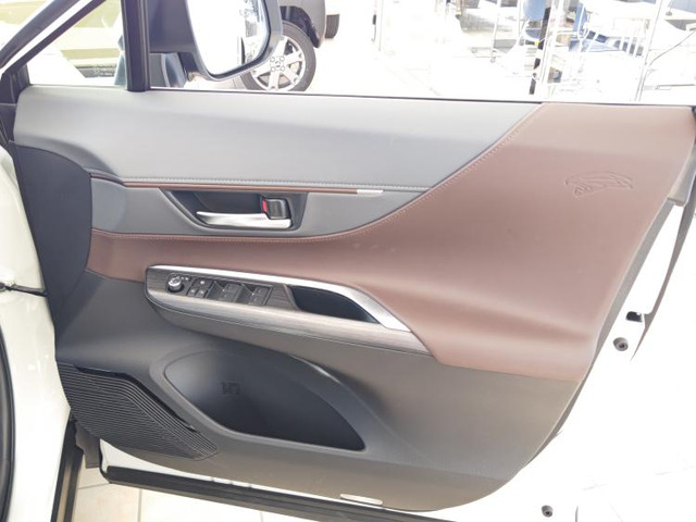 中古車 トヨタ ハリアー 2.5 ハイブリッド E-Four Z 4WD の中古 中古車 トヨタ ハリアー 2.5 ハイブリッド E-Four Z 4WD の中古