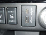 USB電源ソケット(前席:Aタイプ 1個、Cタイプ 1個)