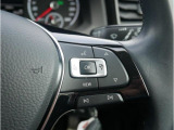 オーディオ機能やメーター液晶ディスプレイなどステアリングから手を離さずに操作でき、快適なドライビングをサポートします。