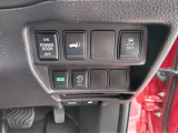 リヤハッチは運転席からボタン操作で電動開閉!燃費の良い発進をサポートし不要な変速を抑えることで、燃費を向上させるECOモードボタン