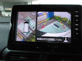 アラウンドビューモニター:空から見下ろしているような視点でスムーズな駐車と安全確認ができ安心して運転出来ます。