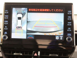 パノラミックビューモニター付きです。車両を上から見たような映像をモニター画面に表示。運転席からの目視では見にくい、車両周辺の状況をリアルタイムでしっかり確認できます。