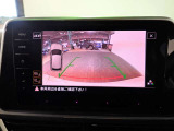 駐車に便利なリアビューカメラも装備されており画質も良いので安心して車両の後方をしっかりと確認できます。