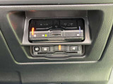 ETC車載器もビルトインタイプで取り付けられておりますので、高速道路の料金所をストレスなく通過して頂けます♪最近ではマストのアイテムですね!