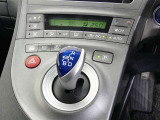オートエアコンは、常にお好みの温度に調整ができ車内を快適な空間に保ってくれます。