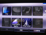 【フルセグTV/Bluetooth】地上デジタル(フルセグ)対応TV付きです。 / Bluetooth付きなので、スマートフォン等のBluetooth機器と接続できます。