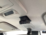 前方だけではなく車室内カメラにより車内及び車側面の撮影記録が駐車時の安心を高めます。