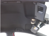 運転席サンバイザーには、バニティーミラー付いてます。