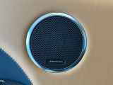 英国の老舗オーディオブランド「MERIDIAN」のサラウンドサウンドシステムを搭載。低音から高音までをクリアに再現し車内に臨場感溢れる音響空間を提供。