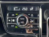 フルオートエアコンになっております。温度設定するだけで、快適な車内に!!
