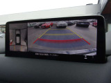 360度ビューモニターで車内から周囲の障害物を確認することができます!駐車場から出るときの左右の確認にも便利です♪
