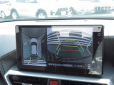 パノラミックビューモニターシステムが付いているので車の上からみた映像が確認できます。