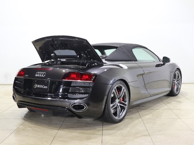 中古車 アウディ R8スパイダー 5.2 FSI クワトロ 4WD の中古車詳細 (35