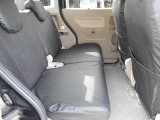 後部座席も広々です!目立った汚れや傷もなく綺麗です!納車の際にはルームクリーニングを実施しております!