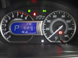 メーター内のディスプレイには運転をサポートする情報を表示!瞬間燃費などが表示できます。