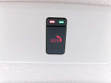 SOSコール。急病時や危険を感じた時,SOSコールスイッチを押すと、専門のオペレーターに繋がって、警察や消防への連携をサポートしてくれます。(ご利用には、別途費用がかかります)