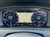 デジタルメータークラスター採用で地図表示も可能になり、ドライバーの視線の移動を減らすことで安全運転に寄与します。
