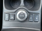 4WD切り替えスイッチとアドバンスドヒルディセントコントロール(速度設定機能付)、オールモード4WDで滑りやすいでも安心してドライブできます。