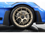 足元には「-20/21インチ 911 GT3 RS 軽量鍛造マグネシウムホイール」が装着されております。